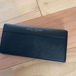 Marc Jacobs wallet *great condition*
